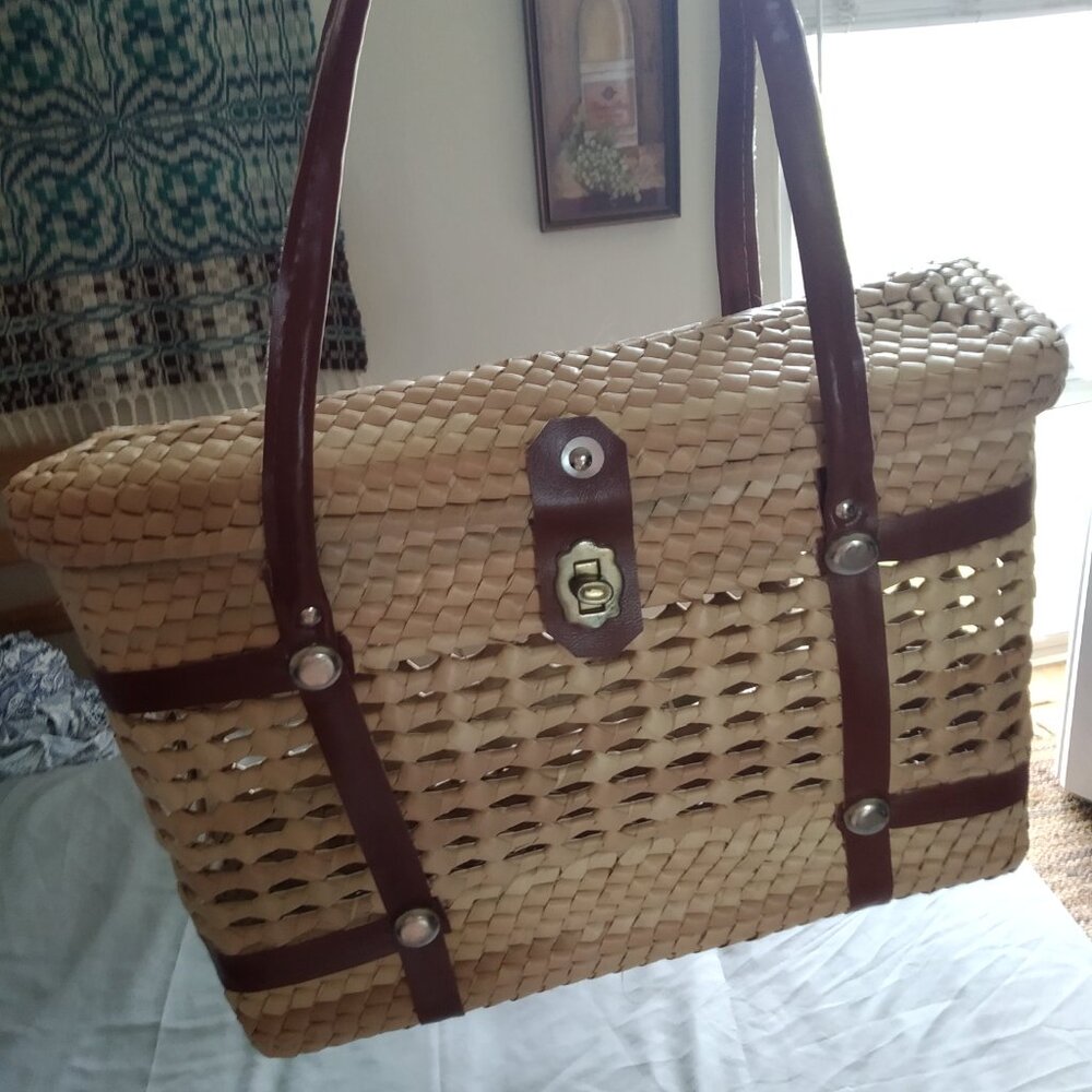Straw bag